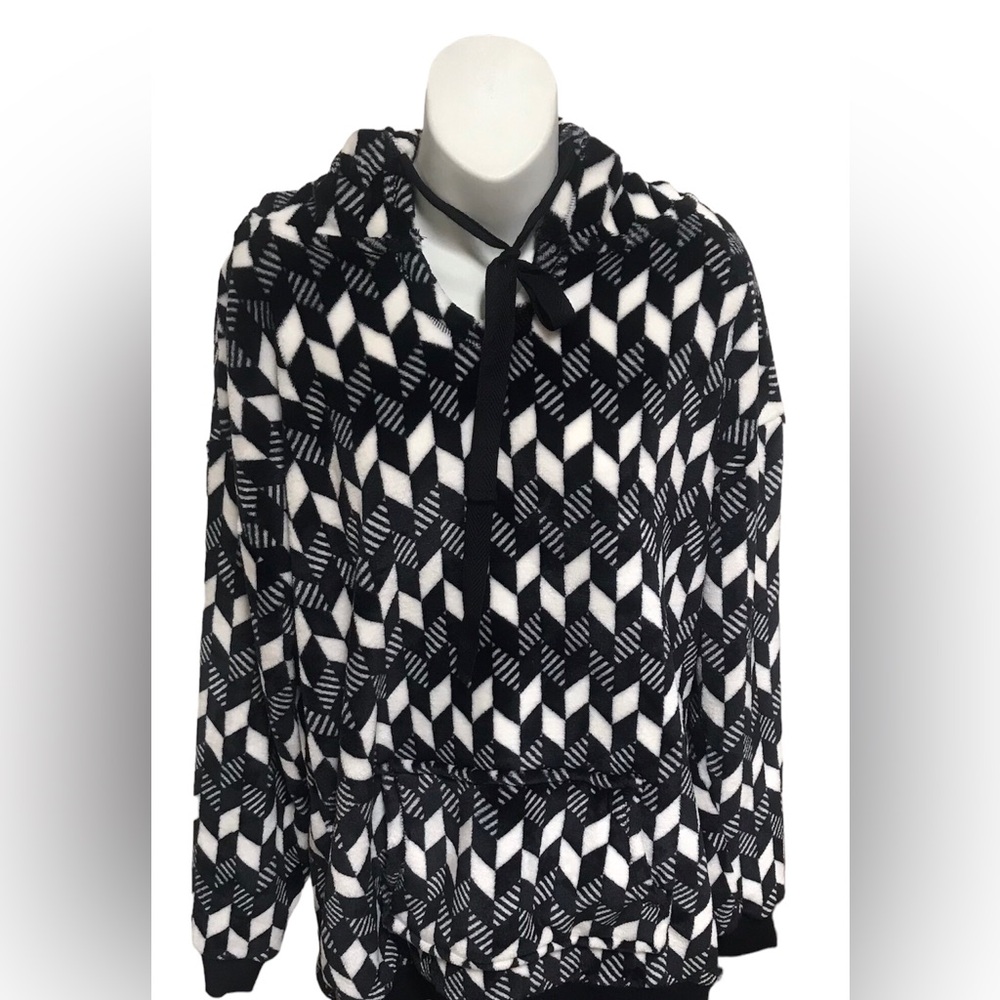 Vera Bradley Black & White Pullover Hoodie